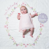 Lulujo - Single Cotton Swaddle & Cards - Isn't She Lovely