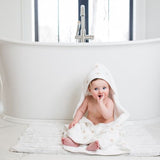 Lulujo -Hooded Towel- Daisies